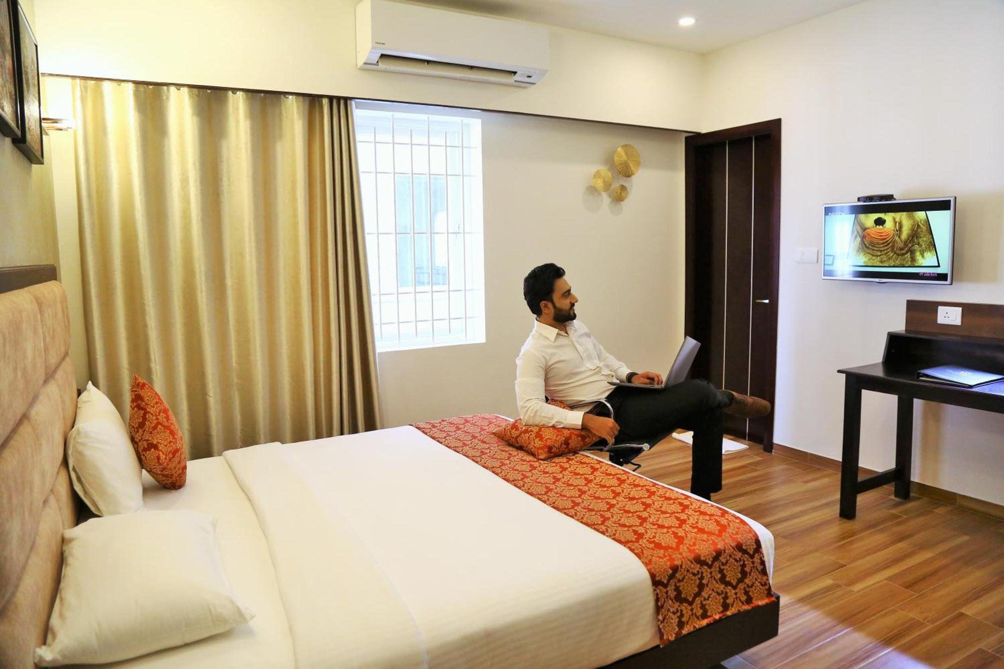 Hotel The Continentti Whitefield à Bangalore Extérieur photo