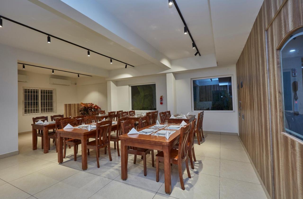 Hotel The Continentti Whitefield à Bangalore Extérieur photo